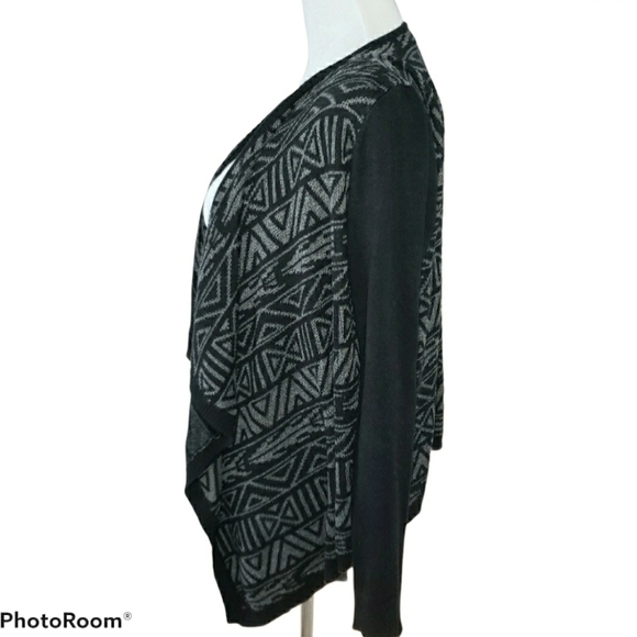 A. Byer Open Waterfall Cardigan Aztec Print Medium - Picture 2 of 6